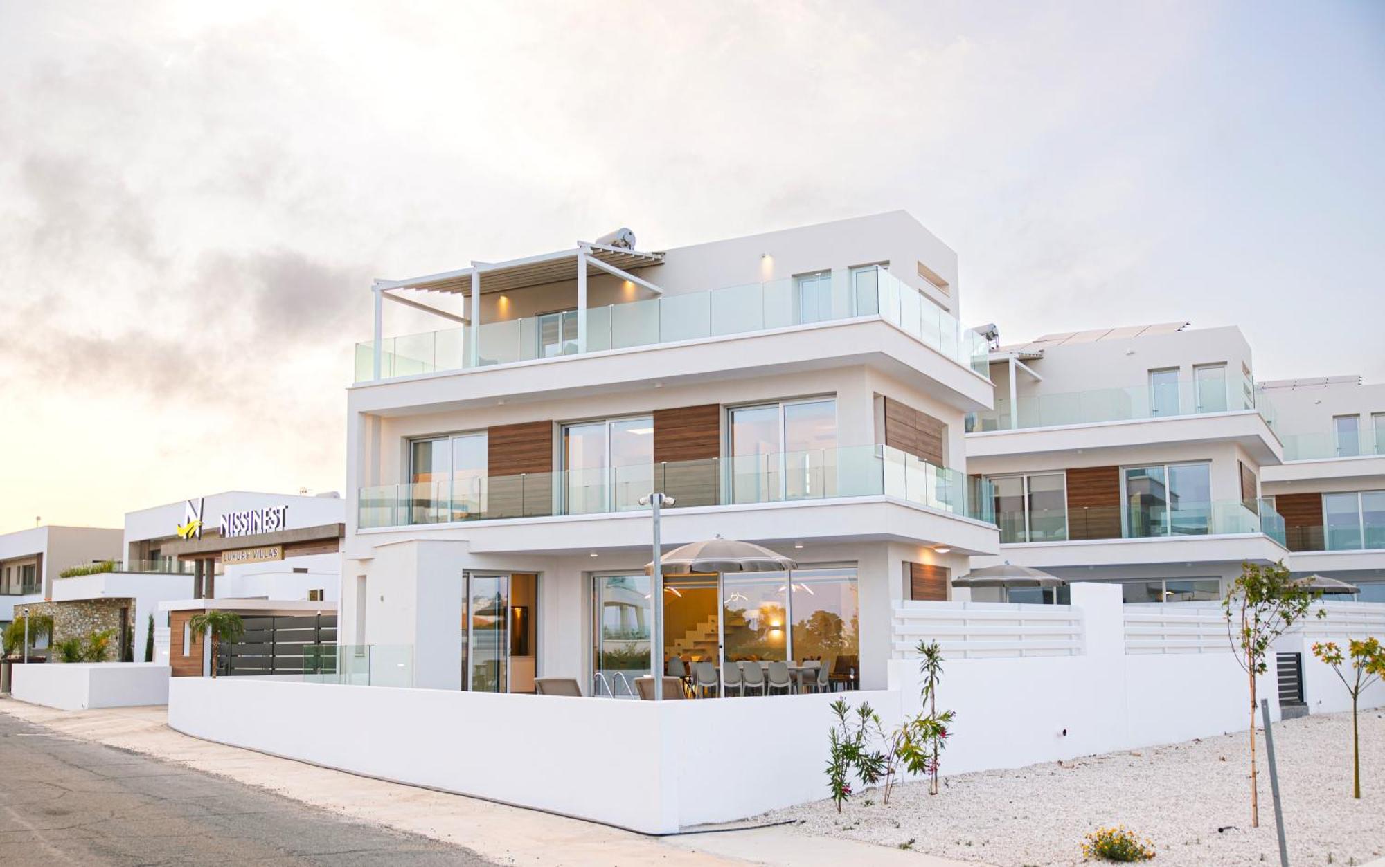 Villa Nissinest Luxury *
